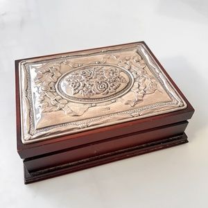 Sheffield silver plated trinket box Rose and Ribbon Made in England Marked
